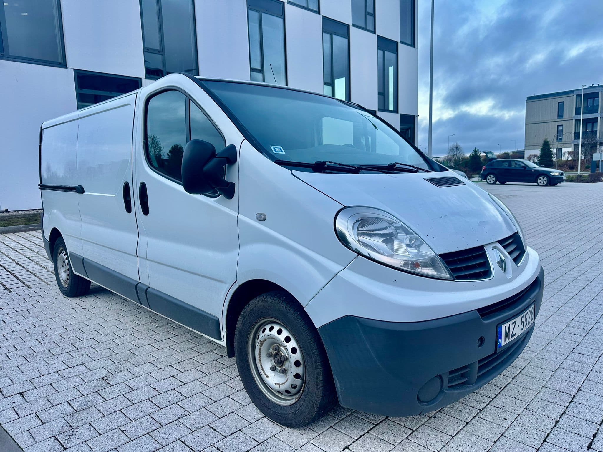 Renault Trafic image 8