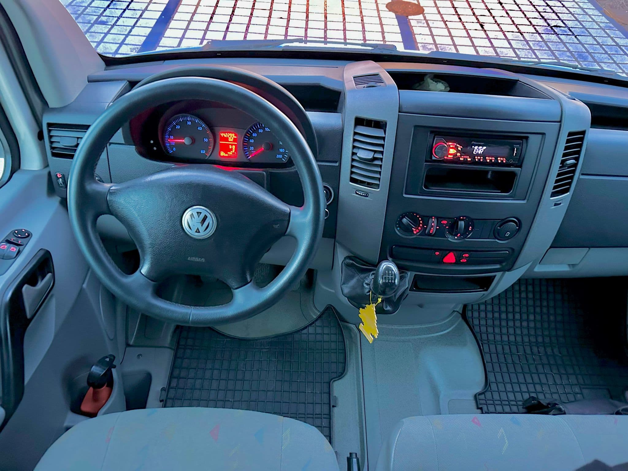 Volkswagen Crafter image 10